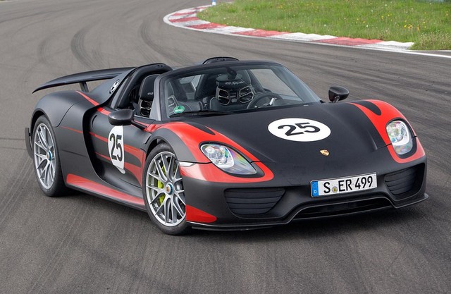 Porsche 918 Spyder : Une combinaison unique de performance et d'efficacité  226013Porschehybriderechargeable7