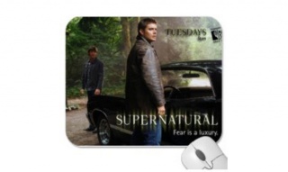 tapis de souris 226125TAPISDESOURISSUPERNATURAL1932big1wwwlaboutiquedesserieskingeshopcom