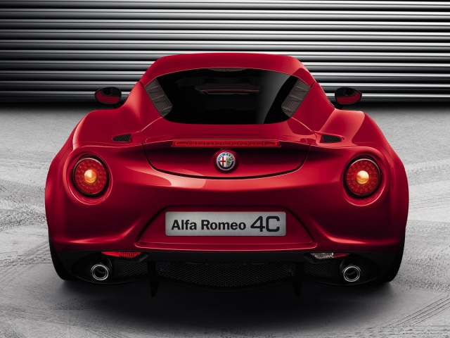 Salon de Genève 2013 : Alfa Romeo 4C (première photo de l’intérieur)  234145alfaRomeo4C11