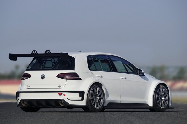 Une nouvelle Golf pour les circuits 237224md150706vwgolf04