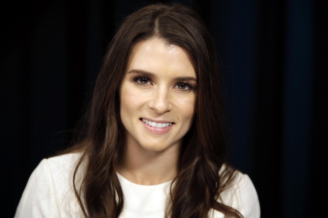 Physique et Ascendant - Page 14 240057140210danicapatrick