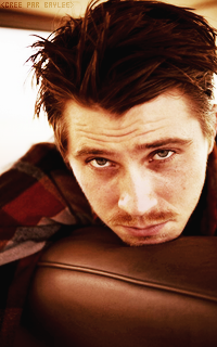 Garrett Hedlund 24043364G4