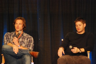 photos /vidéos des conventions 249098JensenJaredsupernatural297764511024685