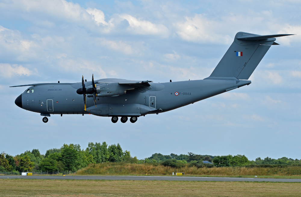 Spotting 03/07/2014 A400 M et autres 254934FRENCHAFFRBAAA400M20140703NANTES1