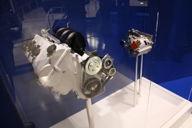 Au Motor Show de Tokyo 2013 : Yamaha a présenté la MOTIV.e 262725YamahaMOTIVengine