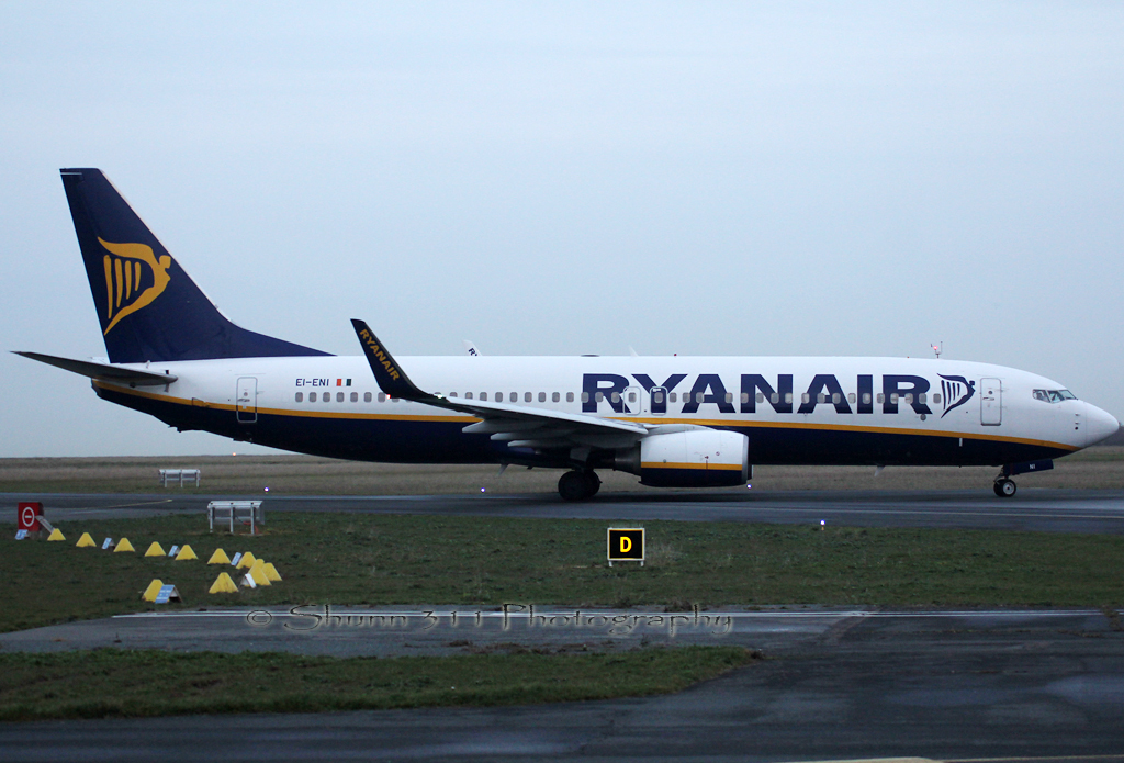 Spotting du 18 Décembre 2012 262999B737800RyanairEIENI003LRH181212EPajaud