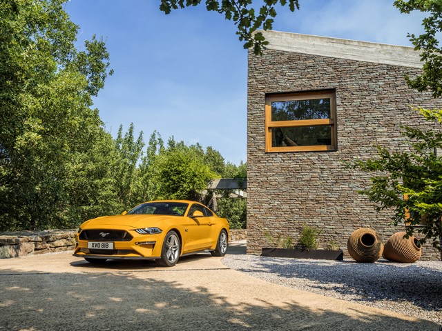 Plus athlétique et technologique que jamais, la nouvelle Ford Mustang repart au galop 265052FORD2017MUSTANG32