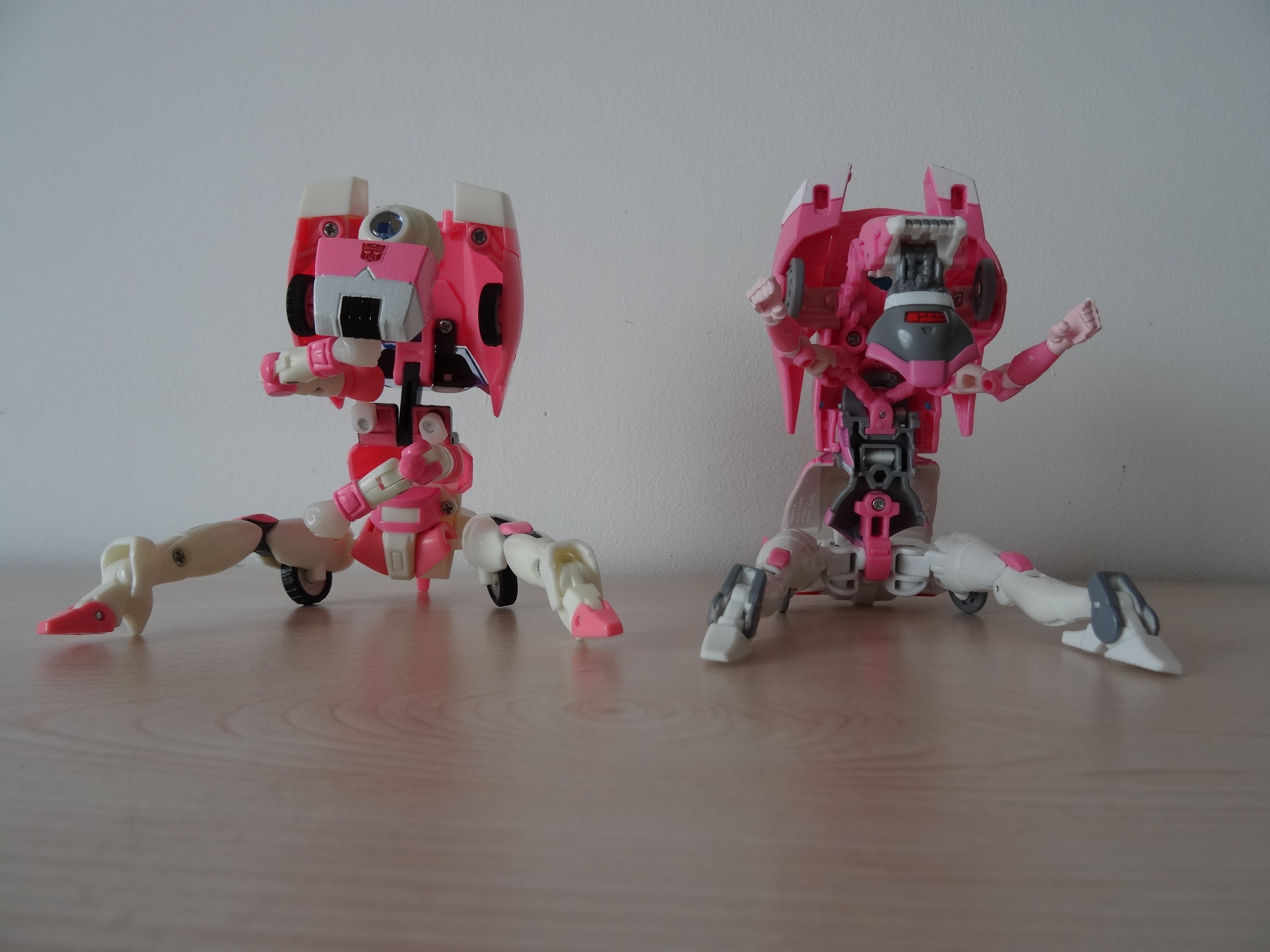 Arcee Legends Takara Vs MGT-01 (3rd party) + Earthrise 265081026