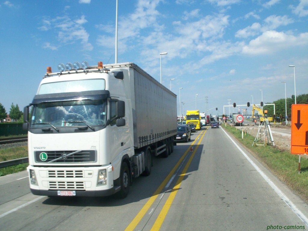 Volvo FH (S) (tous les modèles) 265529photoscamions9V1199Copier