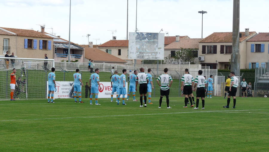 CETTE ( SETE ) ILE SINGULIERE REVIENT EN ( CHAMPIONNAT  DE)  FRANCE DE FOOTBALL AMATEUR  CFA 2 !!!!!!! - Page 3 267111Photo086