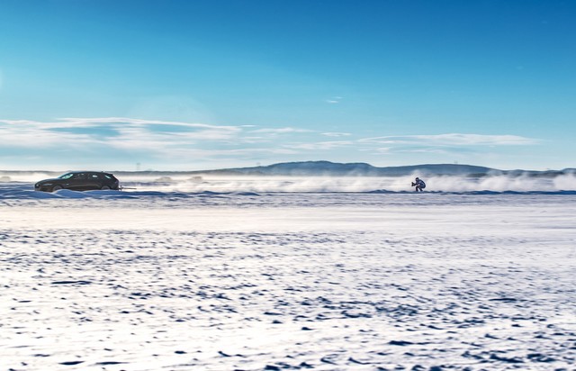 Record Du Monde Guinness Pour Un Skieur Olympique Et Une Jaguar 271265jxfsportbrakegrahambellarjeploggwr03101707