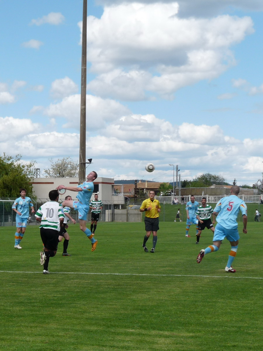 CETTE ( SETE ) ILE SINGULIERE REVIENT EN ( CHAMPIONNAT  DE)  FRANCE DE FOOTBALL AMATEUR  CFA 2 !!!!!!! - Page 3 275818Photo075