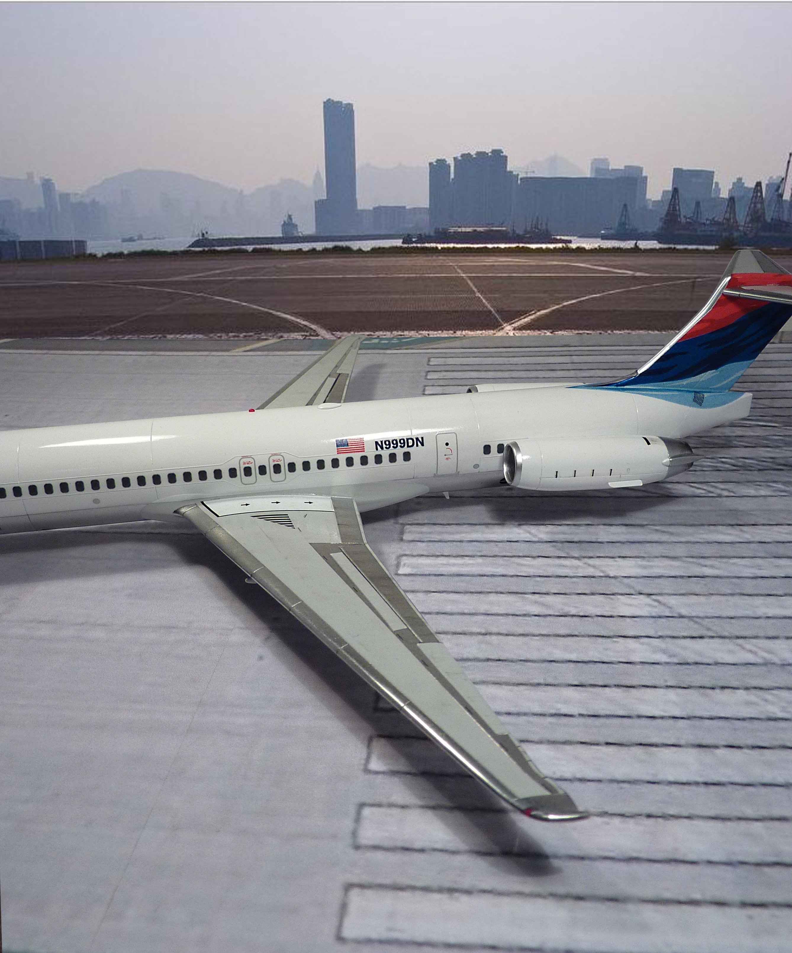 MD-88 Delta airlines [Minicraft] 1/144 279209P1030023mod1