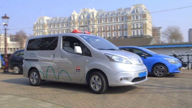 Amsterdam Capitale Mondiale Des Taxix 100% Electriques 28456413193915