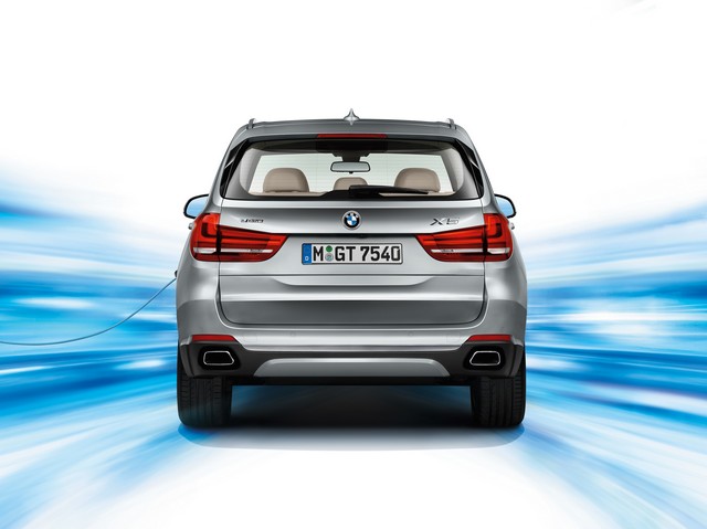 La BMW X5 xDrive40e 289621BMWX5xDrive40e26