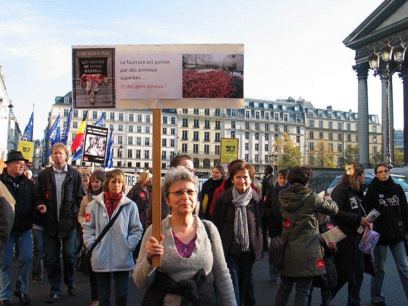 07 - Marche contre la fourrure - Paris 19 novembre 2011. 292408IMG6493