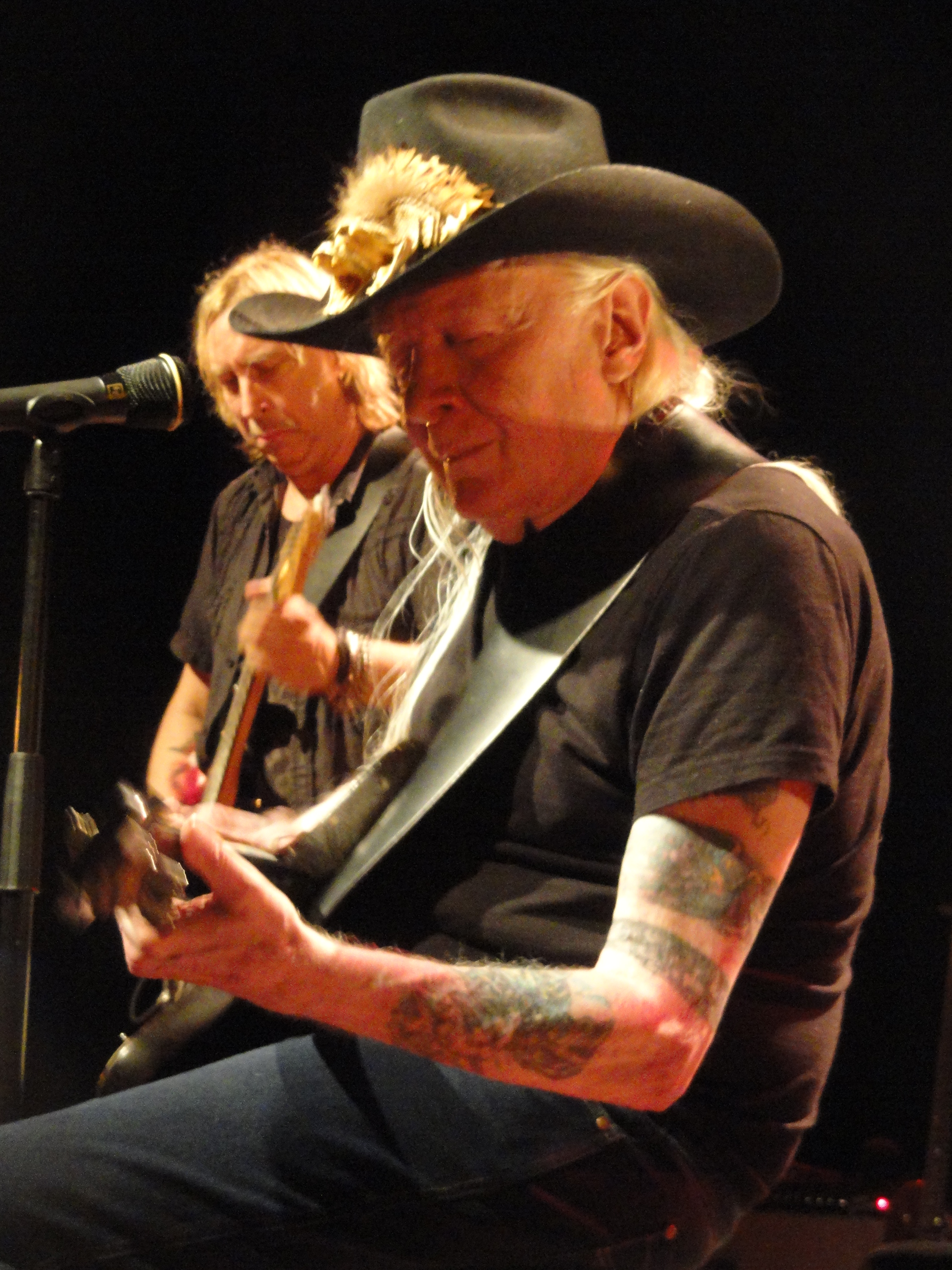 Mini tournée d'automne pour Johnny Winter 296783RM5ZS2E