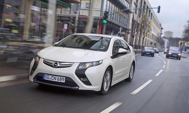 Opel Ampera, bilan à deux ans : la voiture électrique sans compromis 308728OpelAmpera2