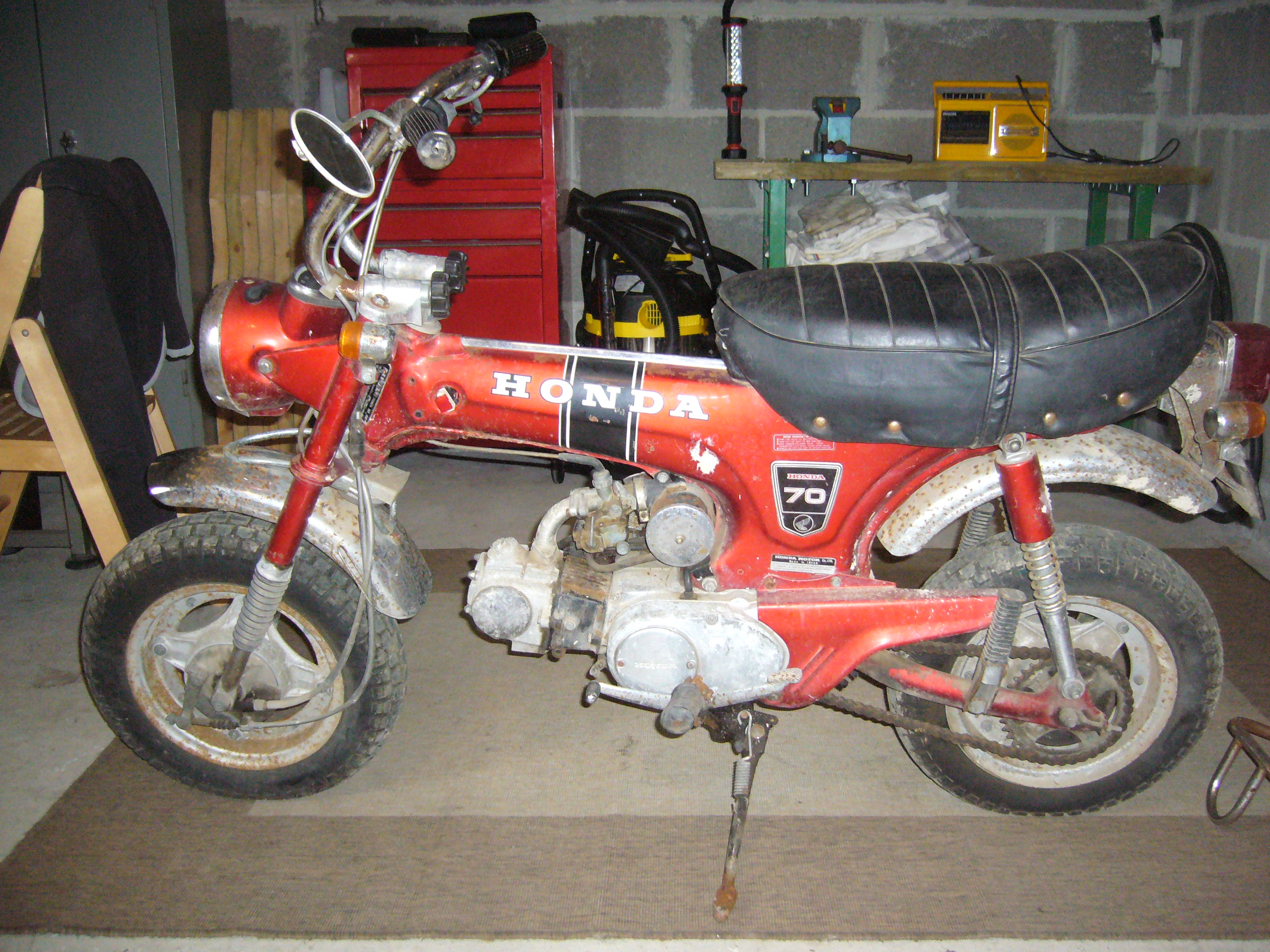 Restauration Honda Dax ST70.  311903P1060021