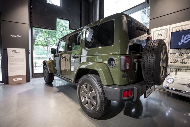 Jeep® fête ses 75 ans à MotorVillage Champs-Elysées 3132152014Wrangler2