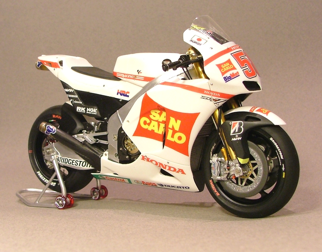 Honda RC212V Simoncelli 2011 - 1/12 Tk Max Moto Modeling - Page 3 315793007