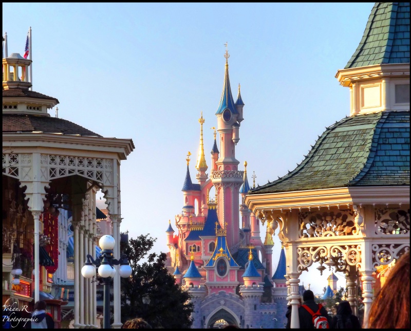 Photos de Disneyland Paris en HDR (High Dynamic Range) ! - Page 26 319690ThecastledepuisGaredeMainstreetHDR2