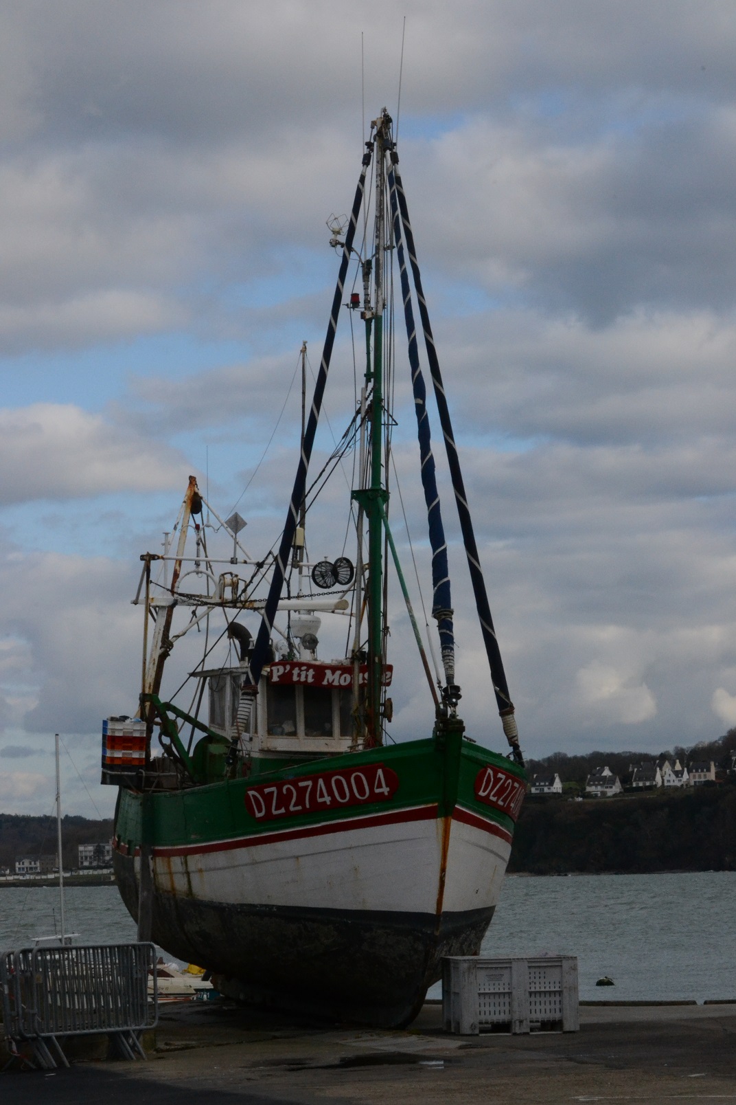 [Vie des ports] LE PORT DE DOUARNENEZ - Page 21 328202DSC0701