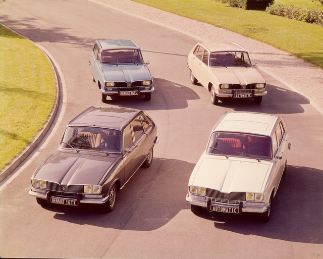 Renault fête les 50 ans de la Renault 16 au salon Rétromobile 2015 3285326533516