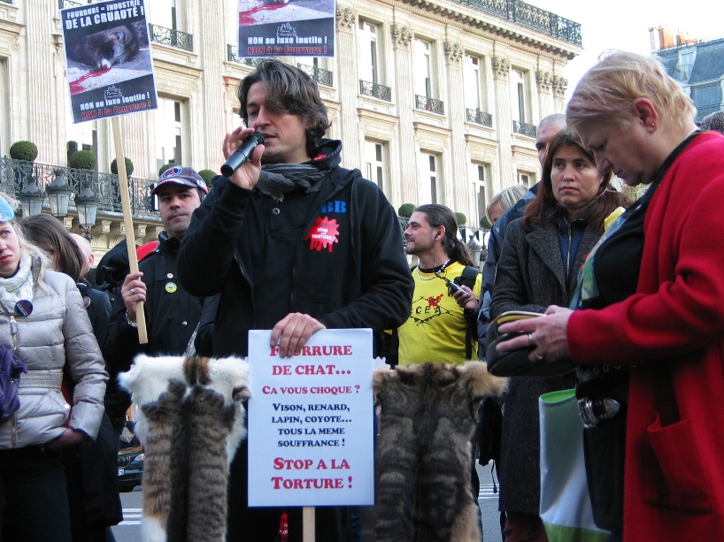 07 - Marche contre la fourrure - Paris 19 novembre 2011. 330225IMG6675