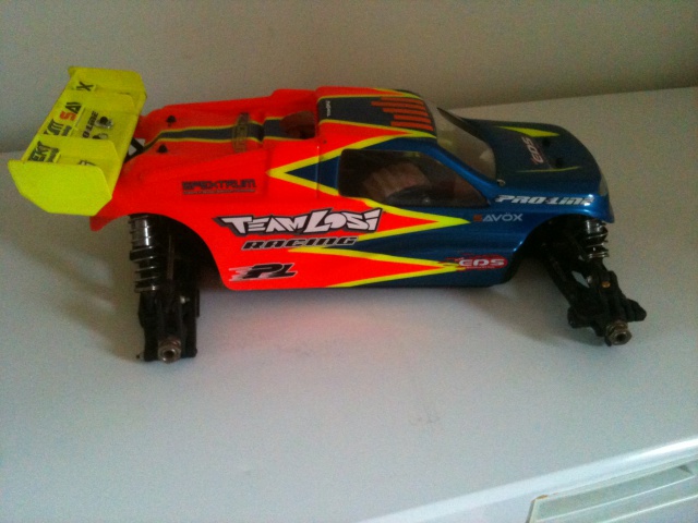 Mes chassis 1/8 pour 2012 (G@B) 330341IMG0300
