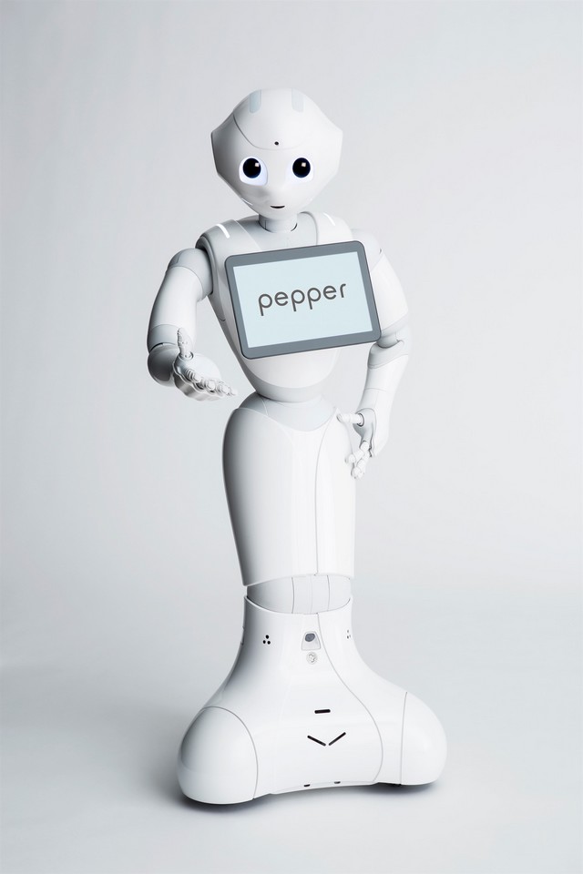 Le robot Pepper de SoftBank Robotics accueille les clients du réseau Renault 3337788780416