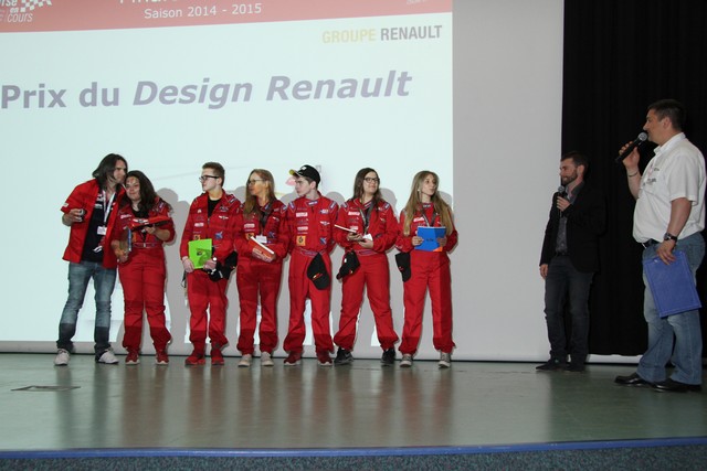 L'équipe « The Fifth Element » du collège Fénélon de Nevers, lauréat de la 9ème édition de "Course en cours" 3360816917016