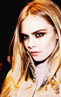 Cara Delevingne  33880570c9