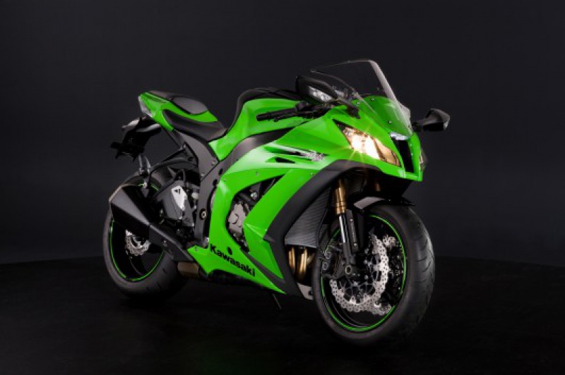 fin des "kawettes" 3402032011kawasakizx10rzx10rninja34