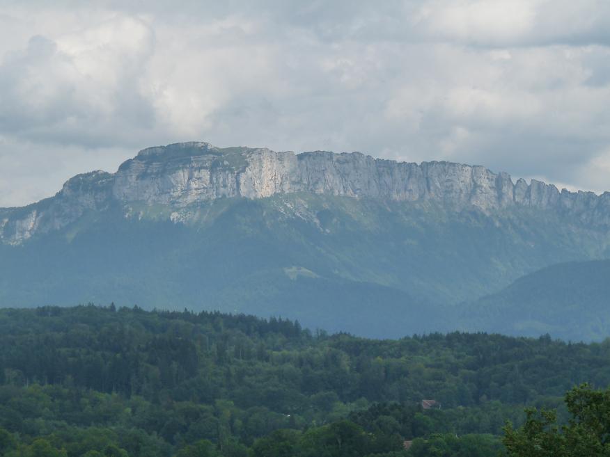 ANNECY NOUS PRIT DANS SES BRAS ..PENDANT QUE TOURS S"'EST RESSOURCE A EVIAN  - Page 5 343919P1100653