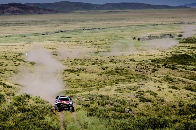 Silk Way Rally : Étape 5 : Cyril Despres Nouveau Leader, Stéphane Peterhansel En Difficulté 345648578634fc08985