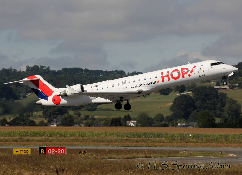 Tarbes-Lourdes Airport 2013 - Page 3 346391CRJ700HopFGRZE004LDE140913EPajaud