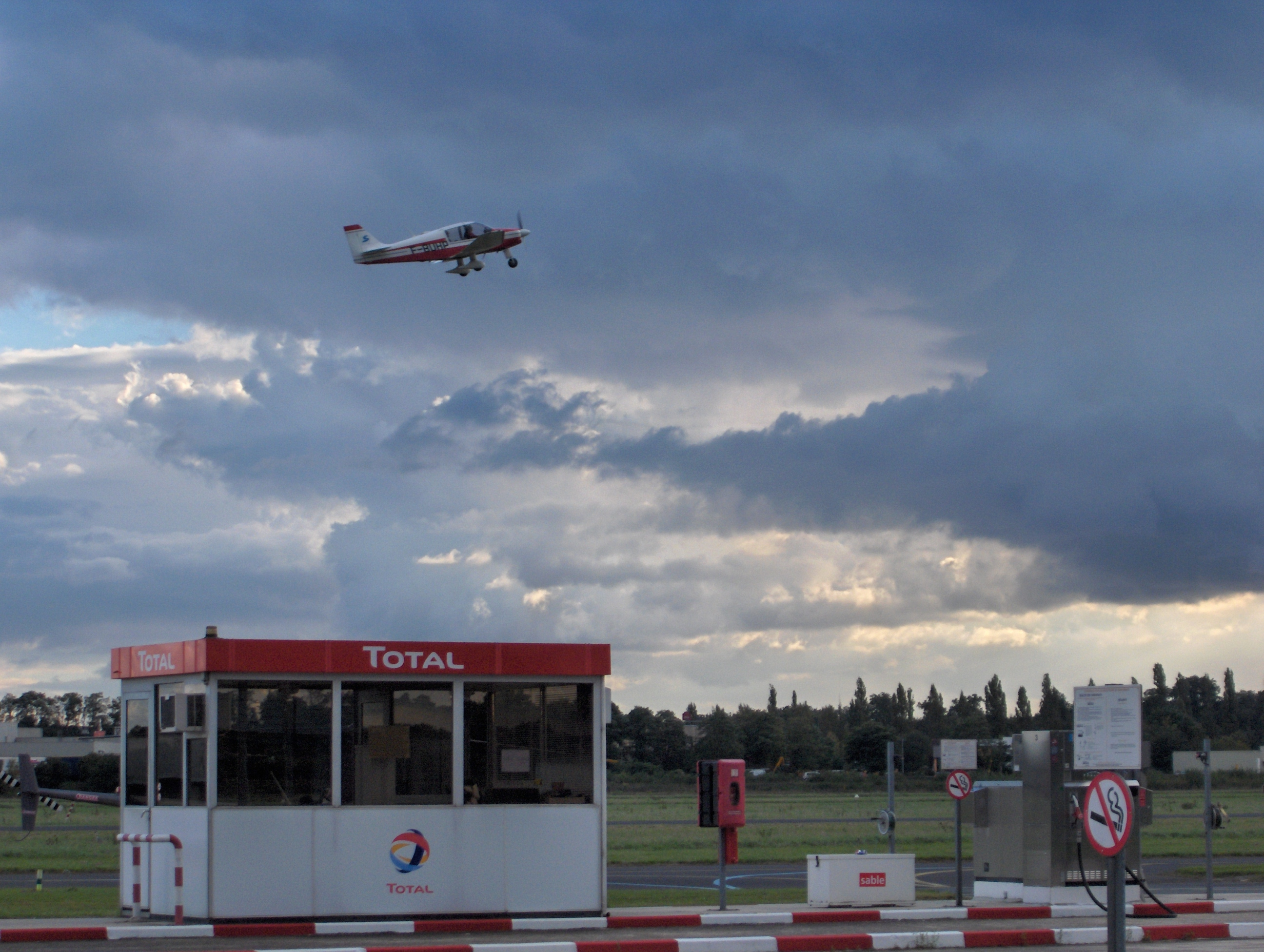 Un aérodrome nommé Lognes LFPL 362541HPIM1492