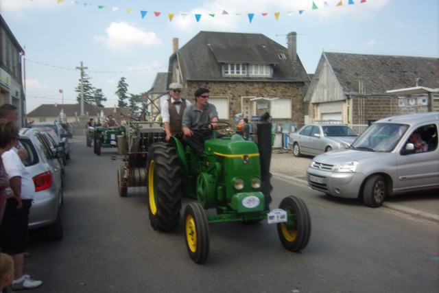 4ème festival vehicules anciens (landelles et coupigny 2009) 367721Jun02593