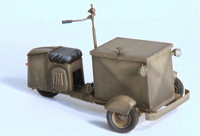 Scooter Cushman + mécano 1/35 368342005