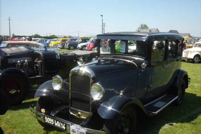 4ème festival vehicules anciens (landelles et coupigny 2009) 372216Jun02509