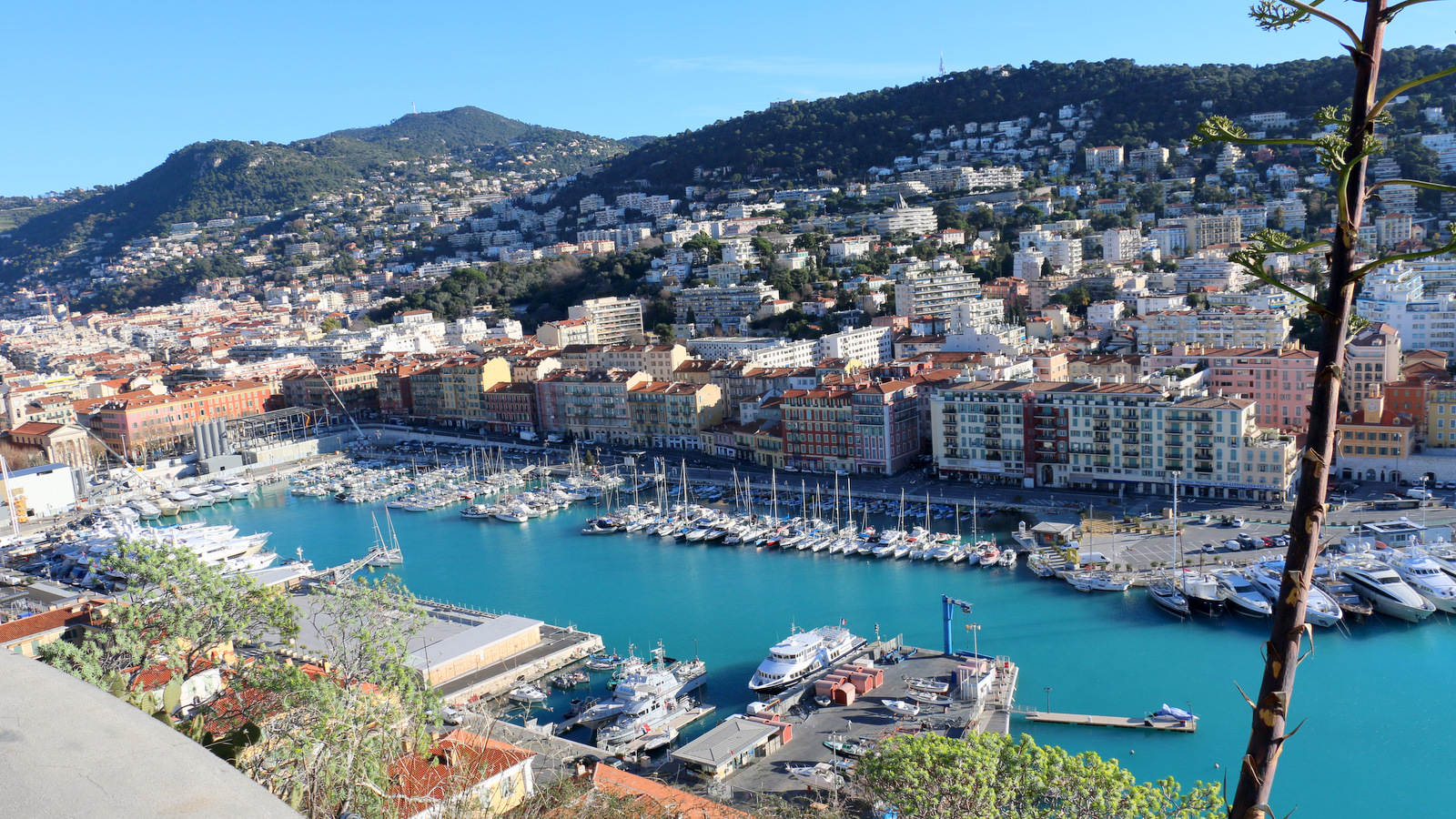 [Vie des ports] Le Port de Nice - Page 3 374521IMG2169