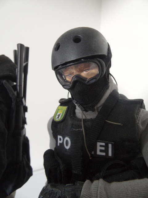 SpezialEinsatzKommando BERLIN 375845SAM5644