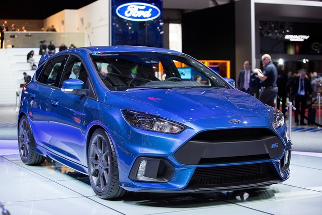 La toute nouvelle Focus RS, en première mondiale sur un salon automobile, inaugure une transmission intégrale 381137FordGeneva2015FocusRS002