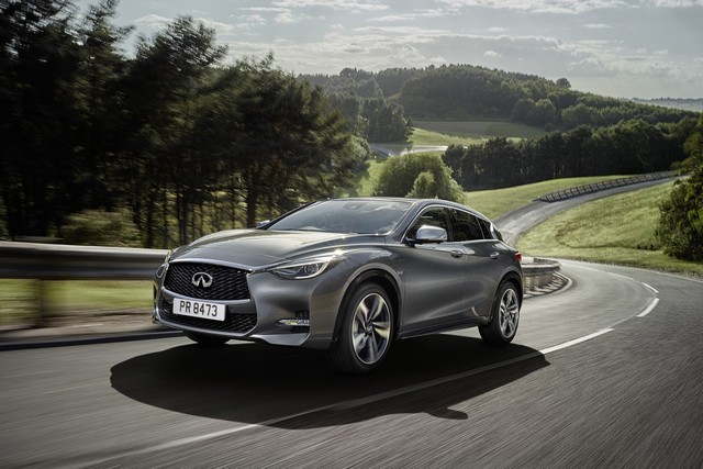 Infiniti Dévoile son Q30 Au Salon De L'automobile De Francfort 2015 3824452256