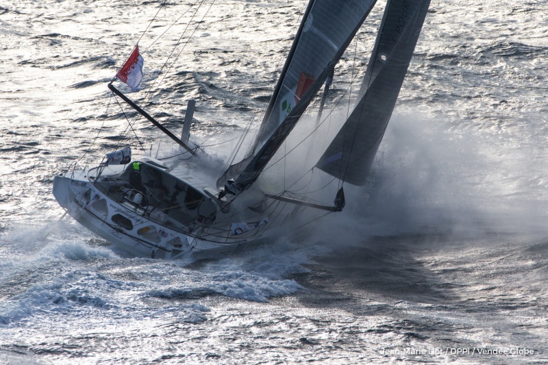 L'Everest des Mers le Vendée Globe 2016 - Page 5 384935jeanlecamfraskipperfinisterer16801200