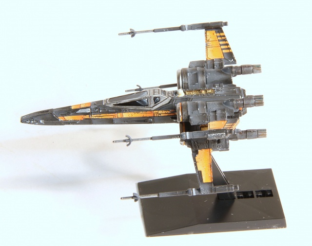 X wing "Black Leader" SW VII tout petit Bandai. 385807IMG2742