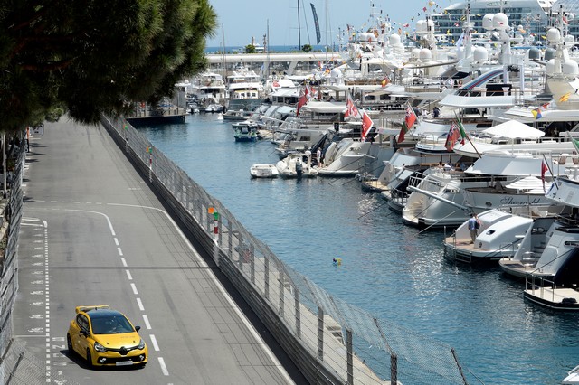 Clio R.S.16 - Le Savoir-Faire De Renault Sport Concentré Dans Un Concept-Car  3895297878716