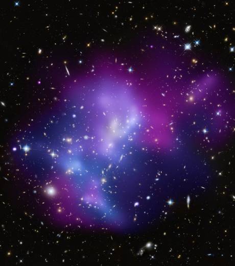 احسن الصور التي تم تصويرها على مدى عشرين سنة في الفضاء 390578un_groupe_de_quatre_galaxies_entrant_en_collision_13875_w460