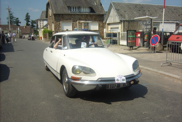 4ème festival vehicules anciens (landelles et coupigny 2009) 392689Jun02581